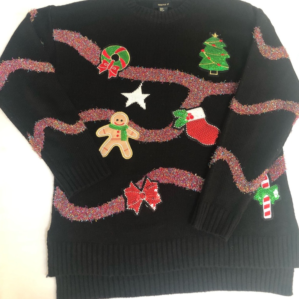 WOMEN’S  CHRISTMAS  SWEATER